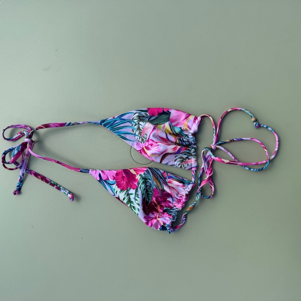 Berry Beachy Tropical Bikini Top (Size M)